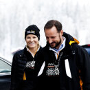 The Crown Prince and Crown Princess arrive for the 30 km cross country for men (Foto: Sara Johannessen / Scanpix)